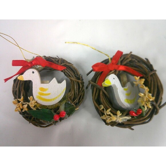 Vintage 1986 Wooden Wreath Duck Christmas Ornaments Lot of 2 Made in Taiwan - Picture 1 of 5
